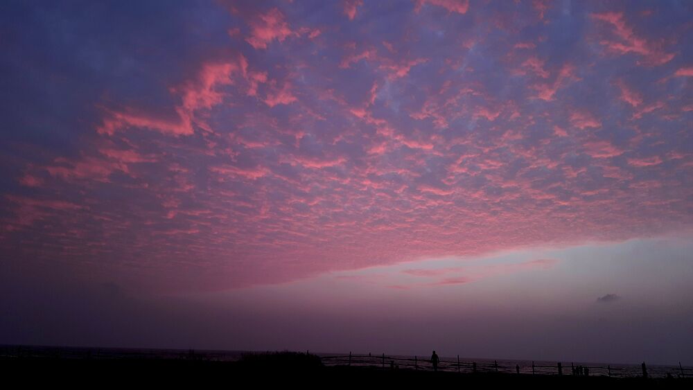 Sunrise and the sea (8)