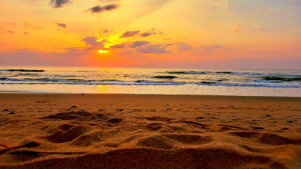 Sunrise and the sea (2)