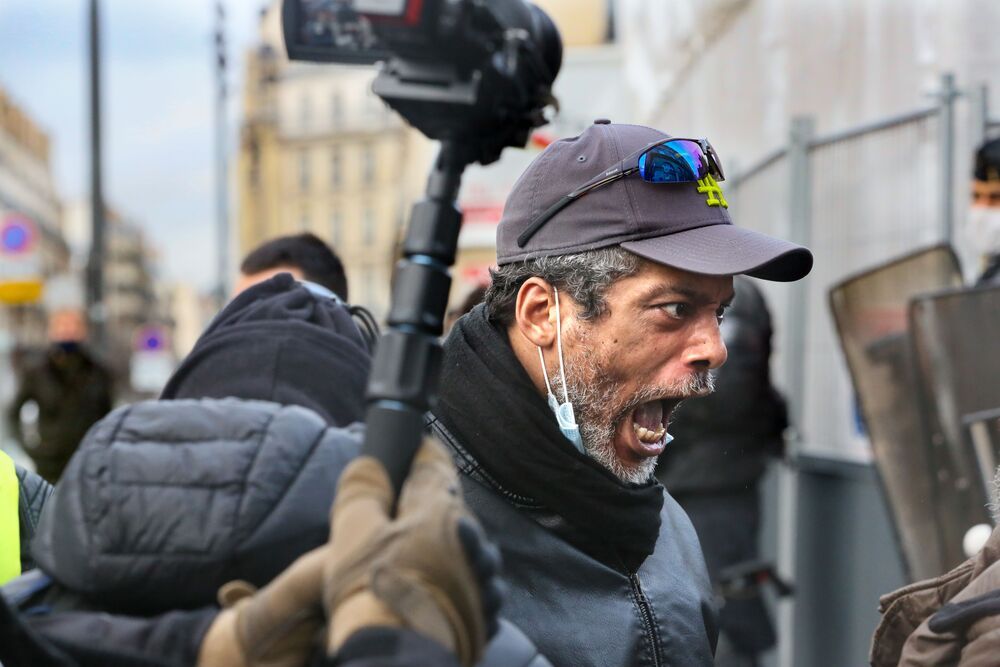Французская полиция и граждане (3)