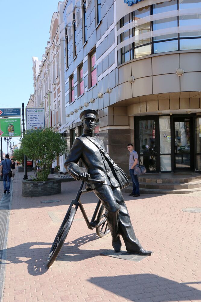 Скульптуры и люди (7)