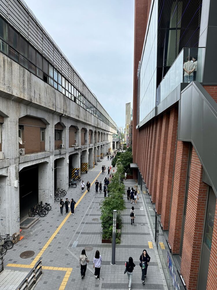 Street photo in modern city (3)