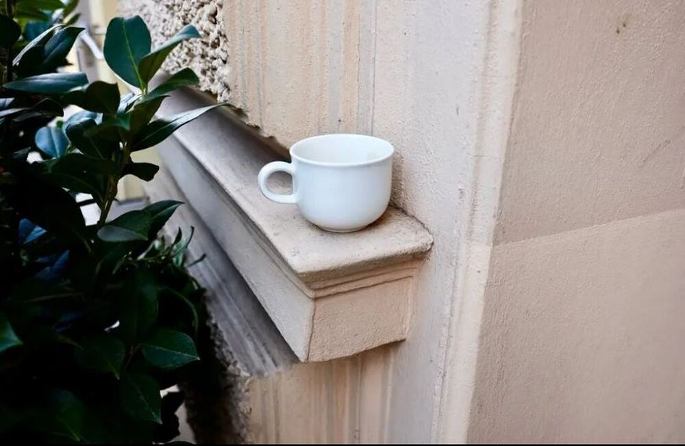 The leftovers: abandoned objects in the streets of Vienna (4)