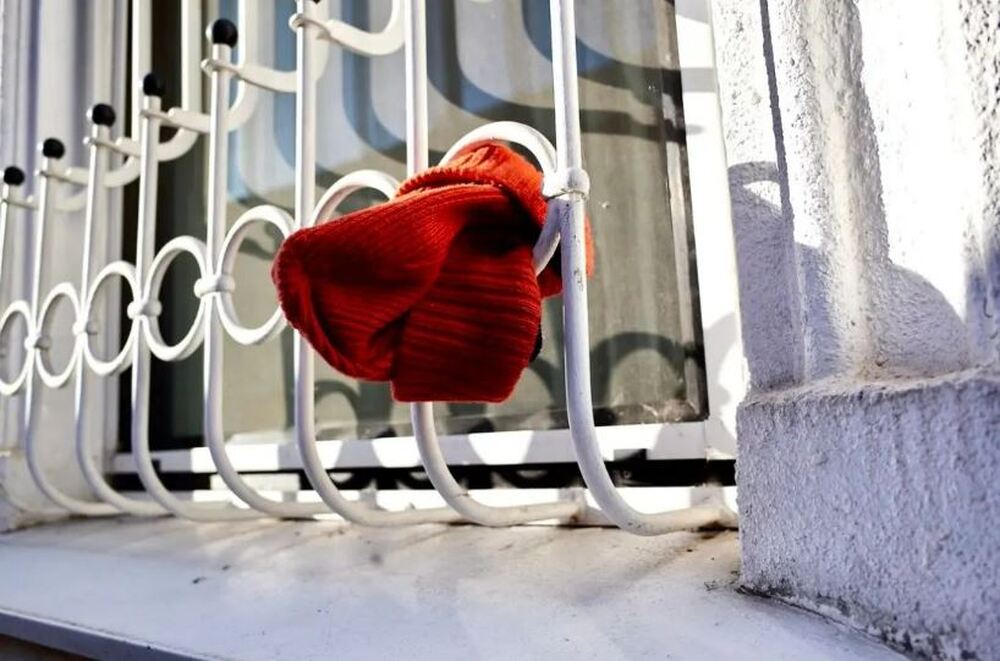 The leftovers: abandoned objects in the streets of Vienna (7)