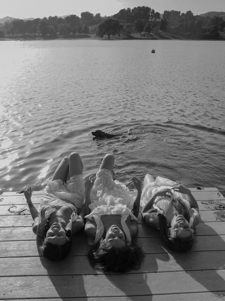 Three girlfriends on the river not counting the dog (5)