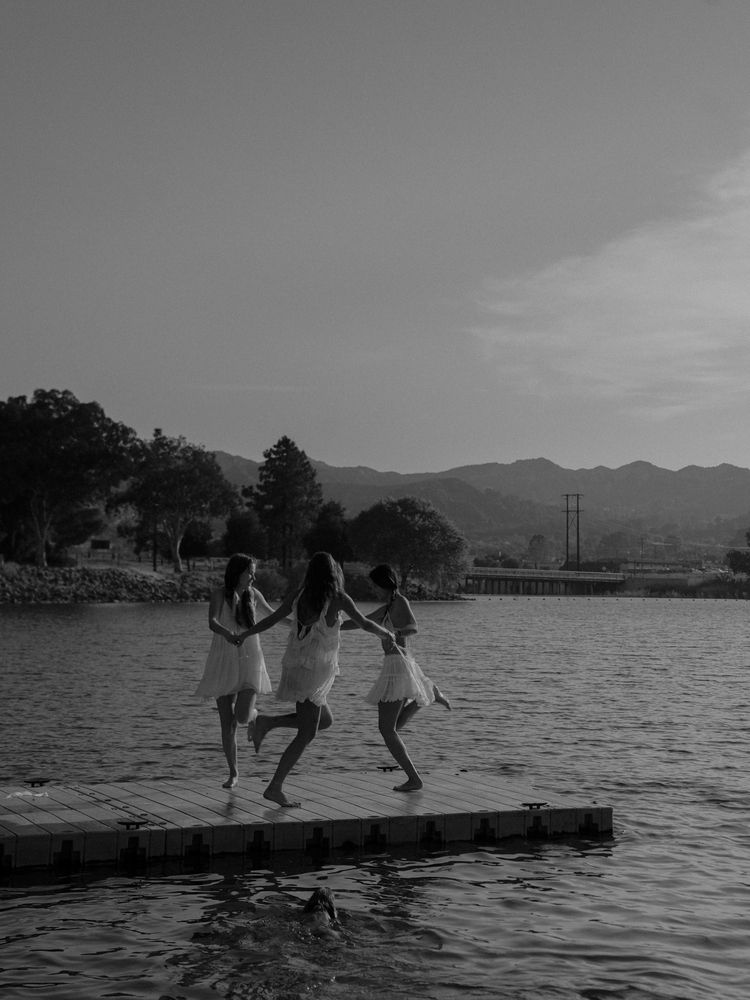 Three girlfriends on the river not counting the dog (6)