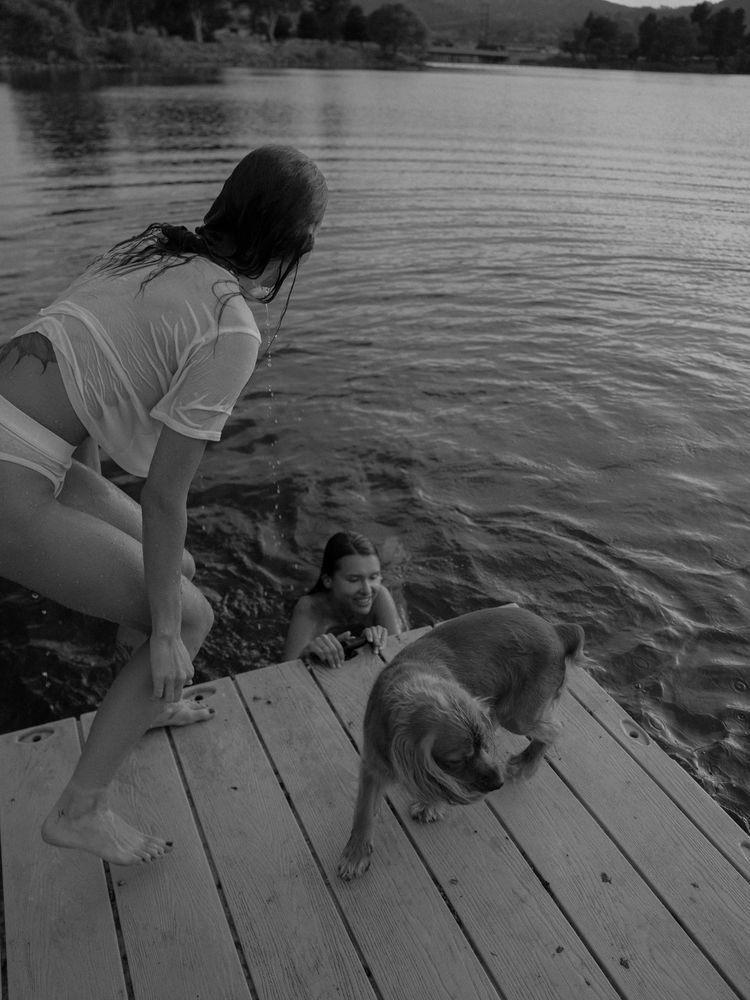 Three girlfriends on the river not counting the dog (11)