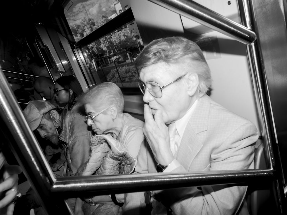 Under the Invisible Light: Infrared Portraits of the Metro (3)