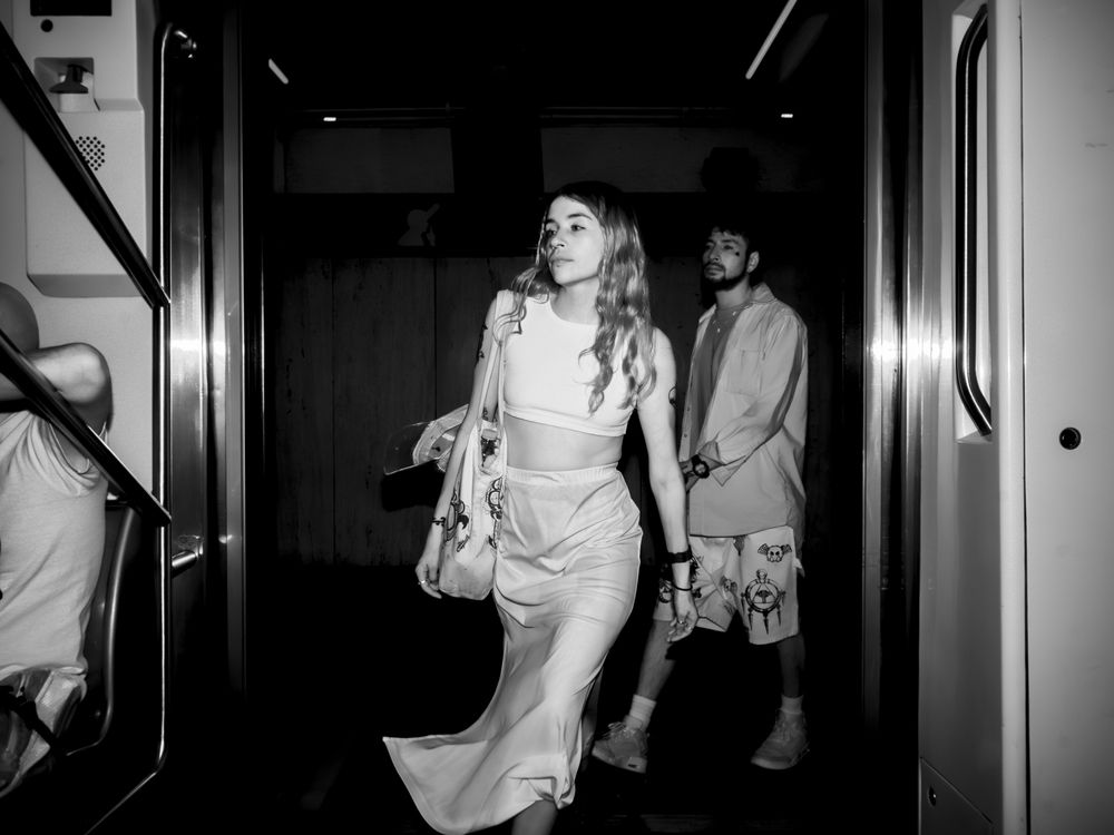 Under the Invisible Light: Infrared Portraits of the Metro (4)