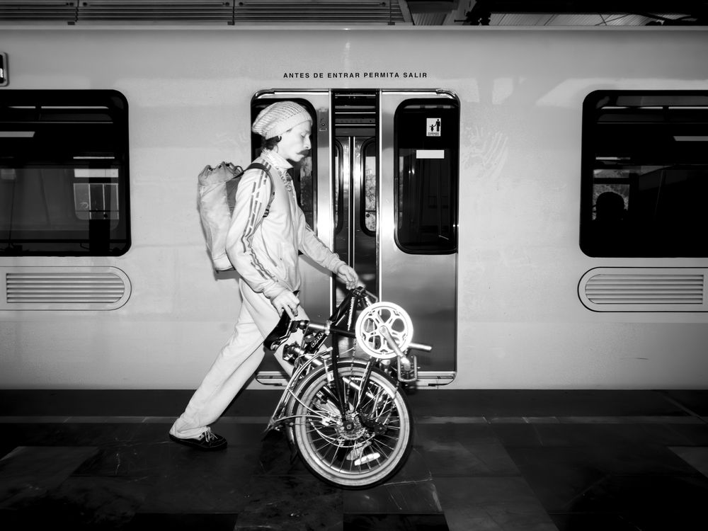 Under the Invisible Light: Infrared Portraits of the Metro (10)