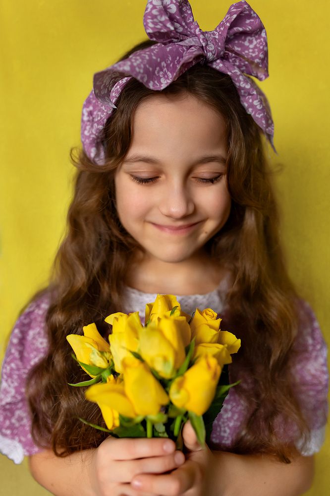 Girl and Yellow Roses (3)