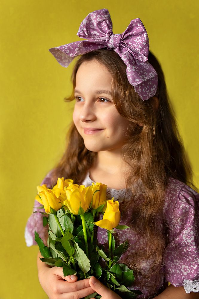 Girl and Yellow Roses (4)