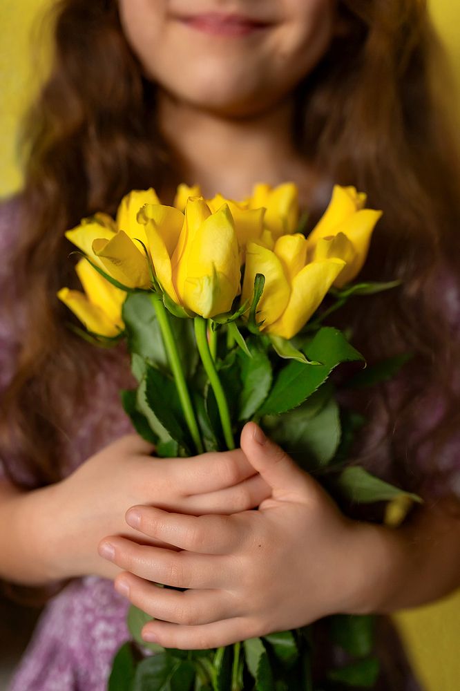 Girl and Yellow Roses (8)
