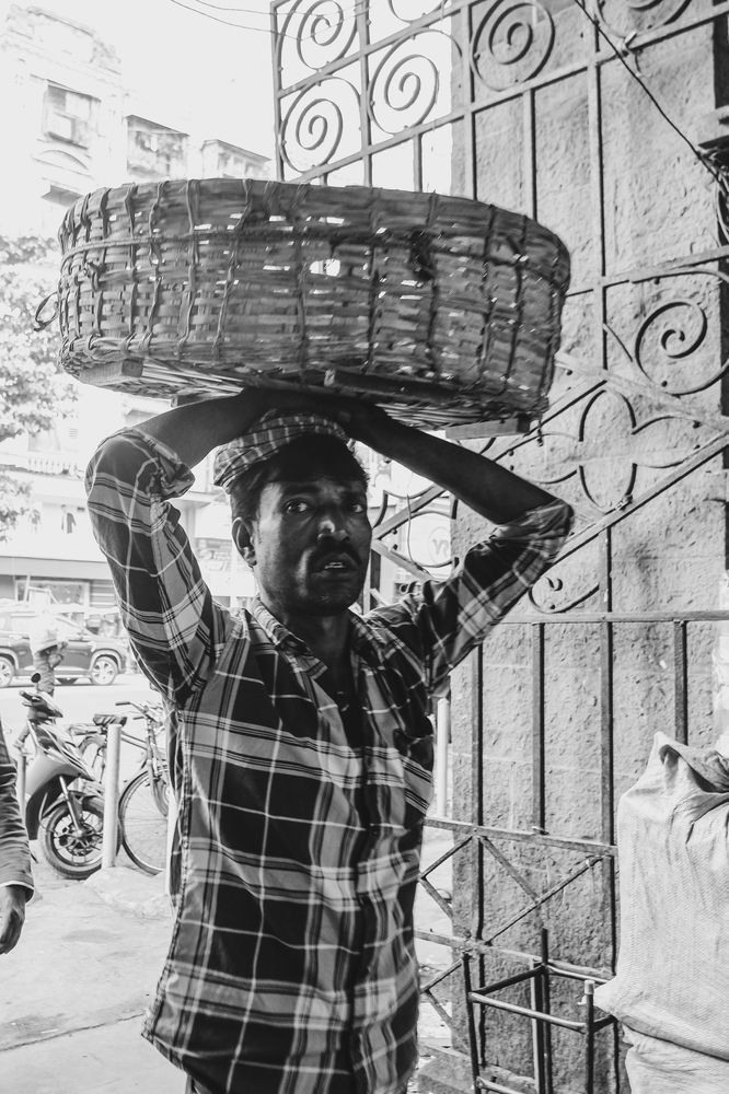 The Invisible Backbone: Mumbai’s Market Workers (5)