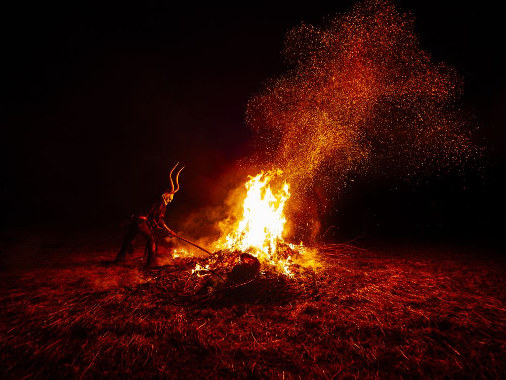 Flames of the Underworld: Krampus, Fire, and Tradition in the Alps (11)