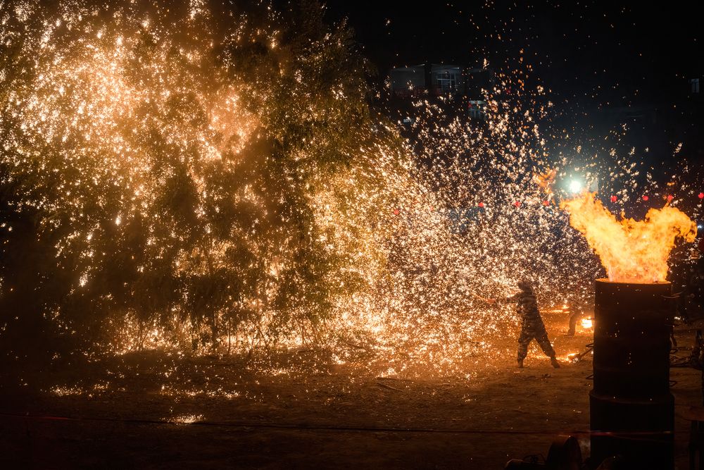 Fire Spring Festival: The flame of folklore (6)