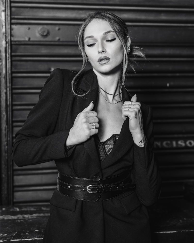 Shadows of Elegance (4)