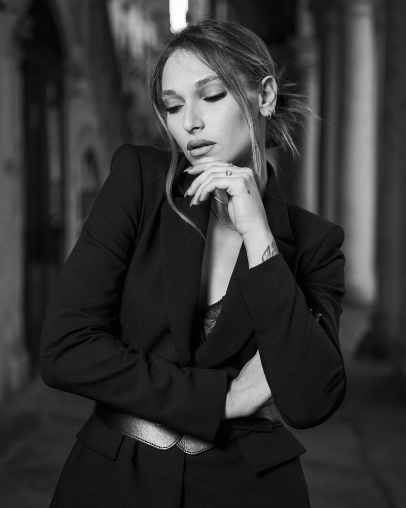 Shadows of Elegance (6)