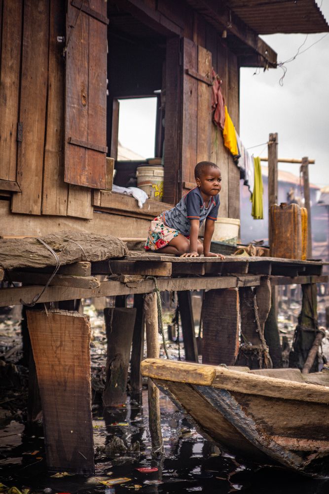 life in Makoko\'s floating slum, venice of Nigeria (4)