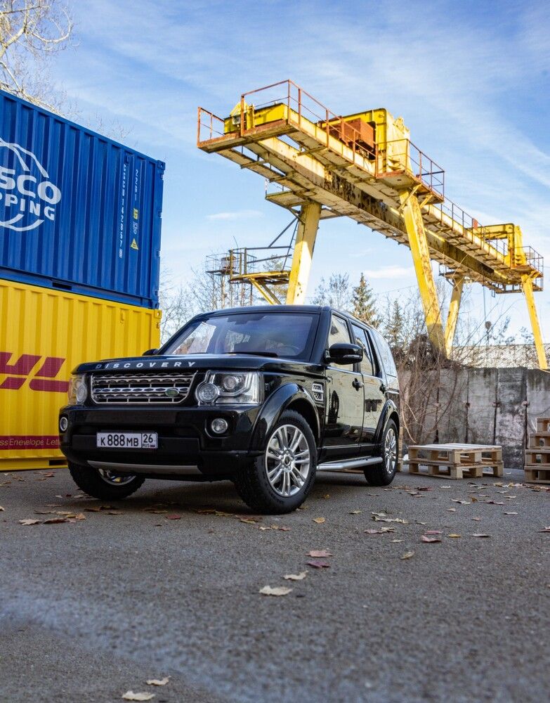 Серия фотографий модели Land Rover Discovery 4 в масштабе 1:18. (6)