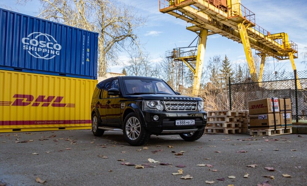 Серия фотографий модели Land Rover Discovery 4 в масштабе 1:18. (7)