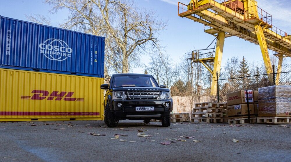 Серия фотографий модели Land Rover Discovery 4 в масштабе 1:18. (8)