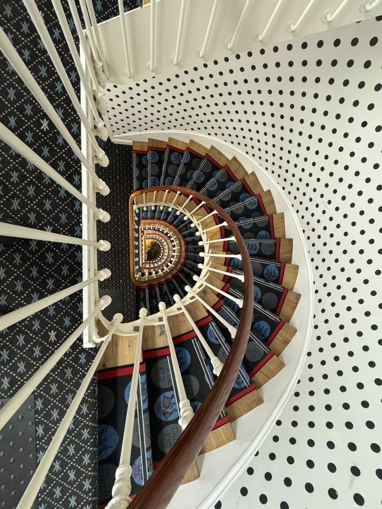 Dots Spiral in Paris (5)