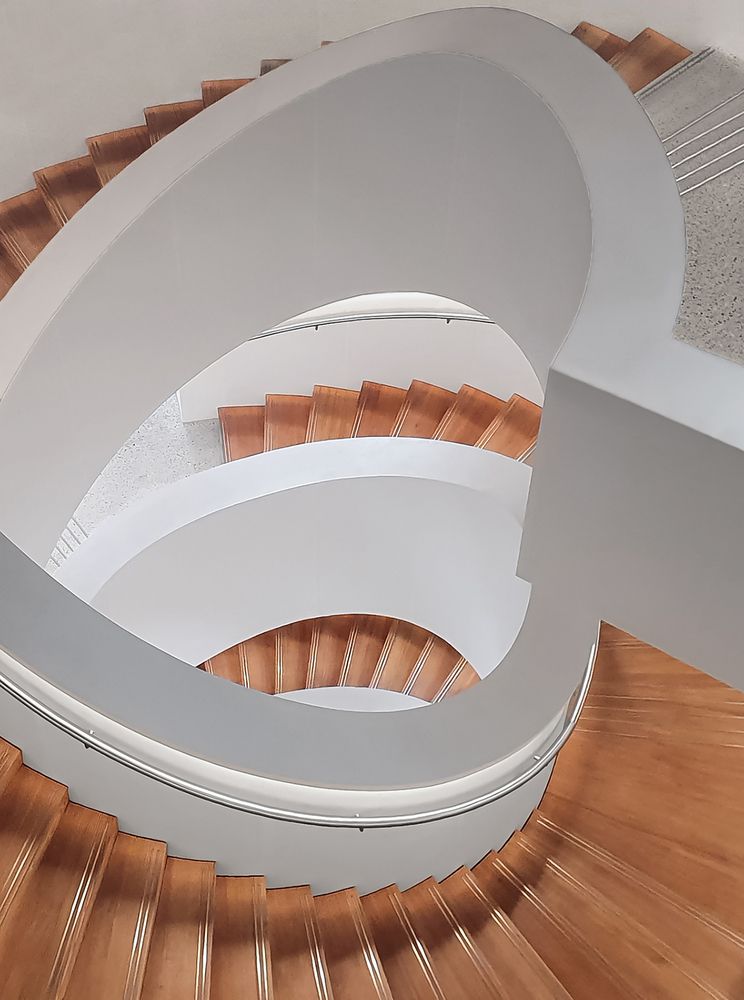 Looking for the best staircase (4)