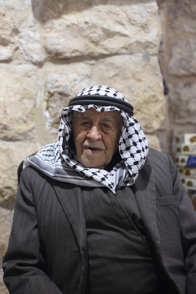 The street  life photo in hebron (8)