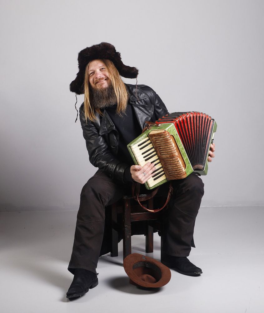 The Lone Musician (3)