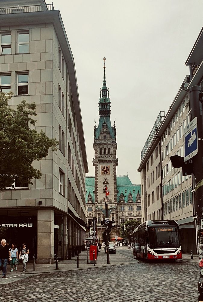through urban corridors to the heart of the city (5)