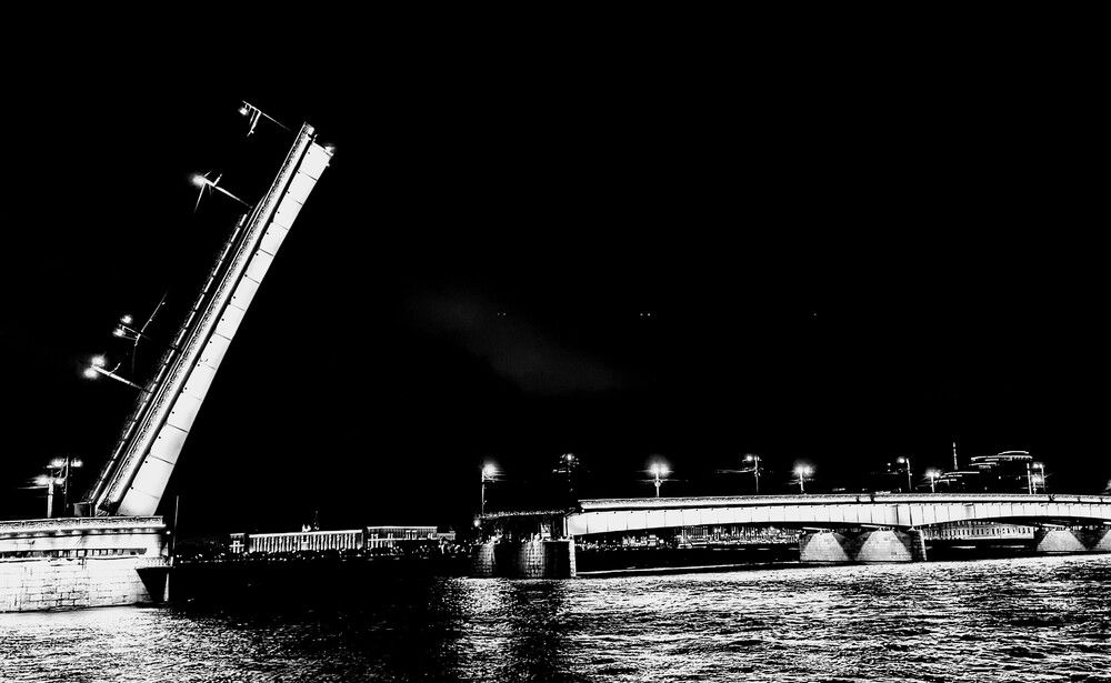 Ночной Питер в чб восприятии (4)