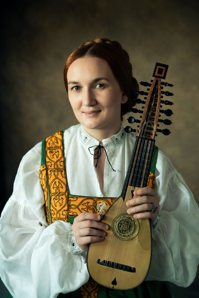Дама с лютней (9)