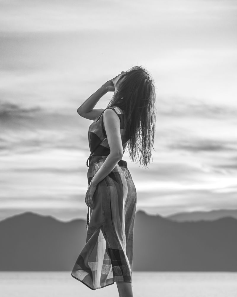 Between Presence and Silence (9)