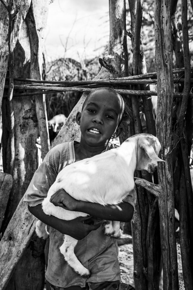 KENYA | Children and their little goats (6)