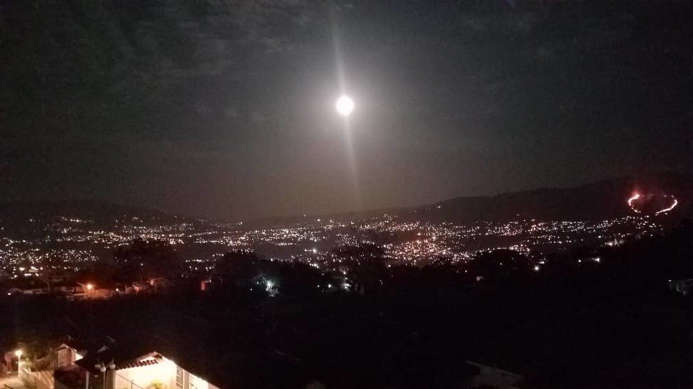 Photograph by Edgar Moros