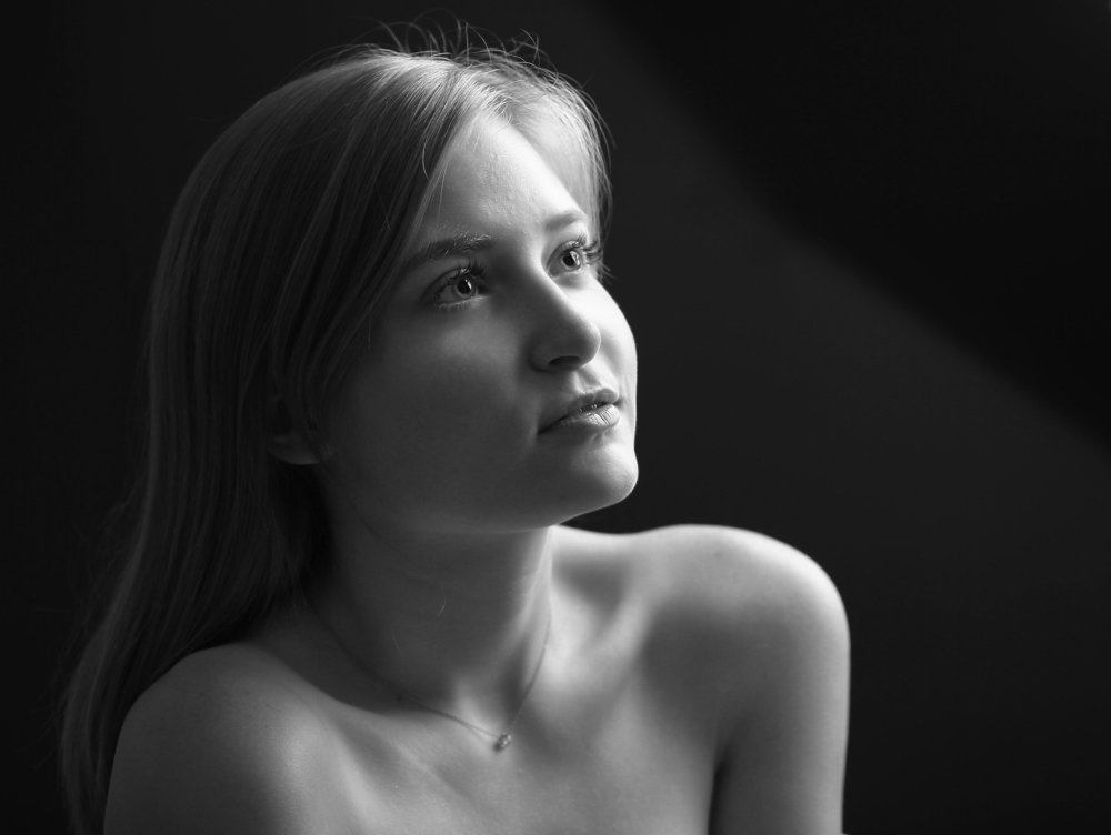 Low key women portrait