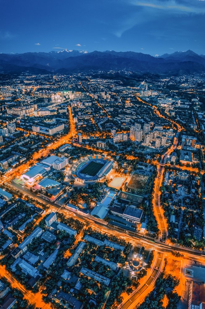 Оживленый центр города Алматы