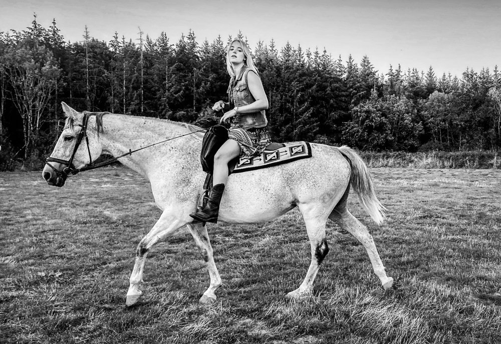 Photograph by LYUDMYLA POKRYSHEN