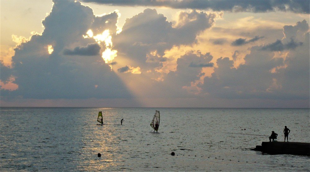 Паруса на закате