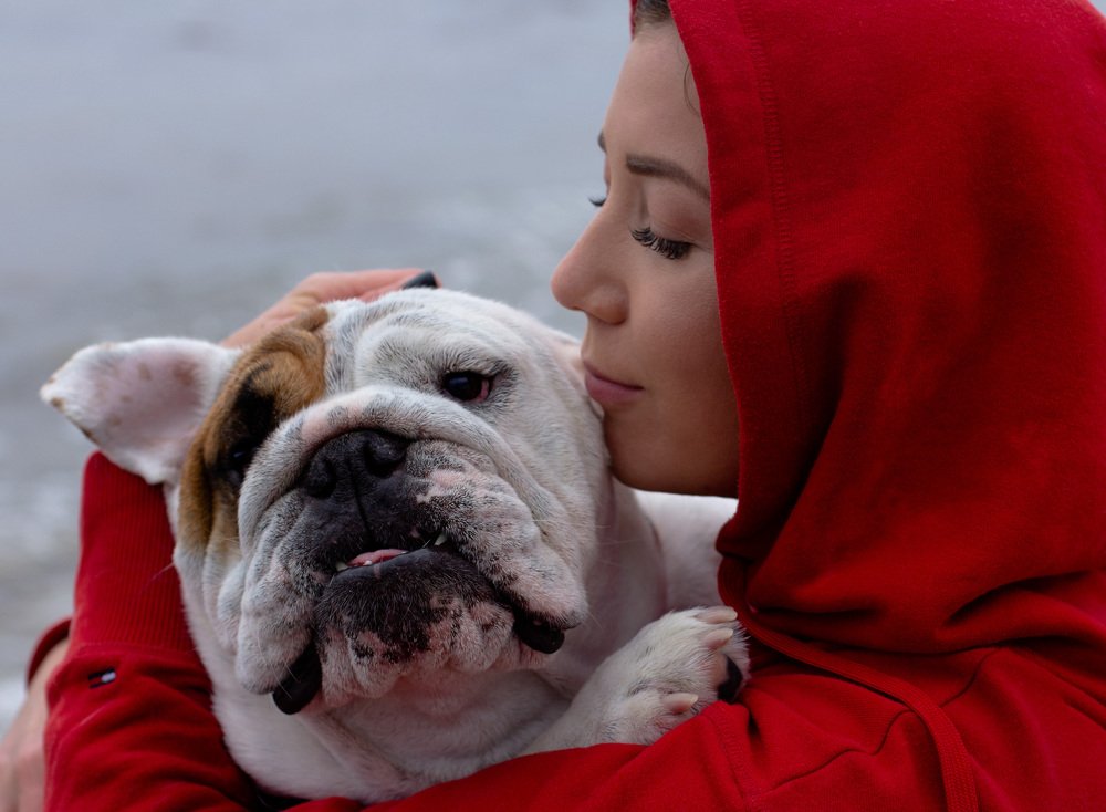 Жози и Ксю на берегу.