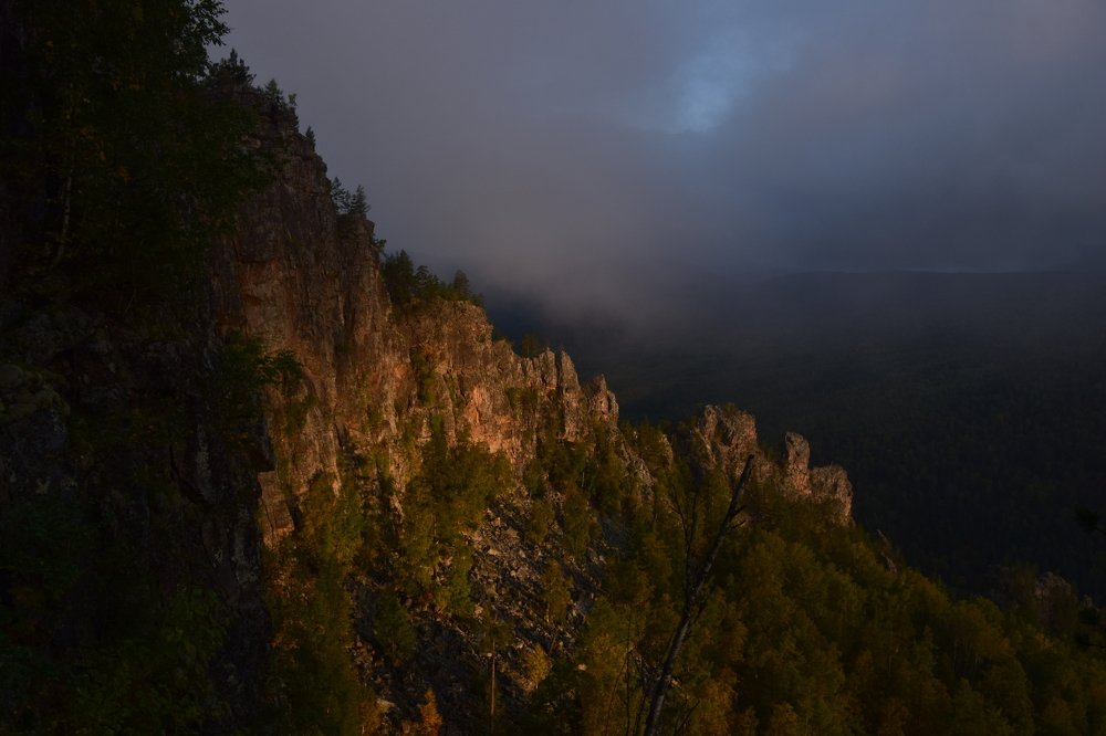 Айгир. Скалы хребта Караташ