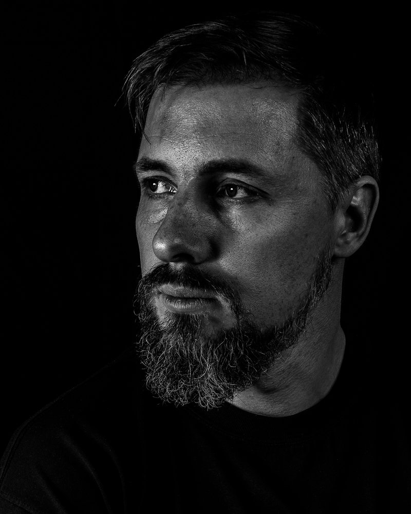 Фотография автора Антон Емельянов