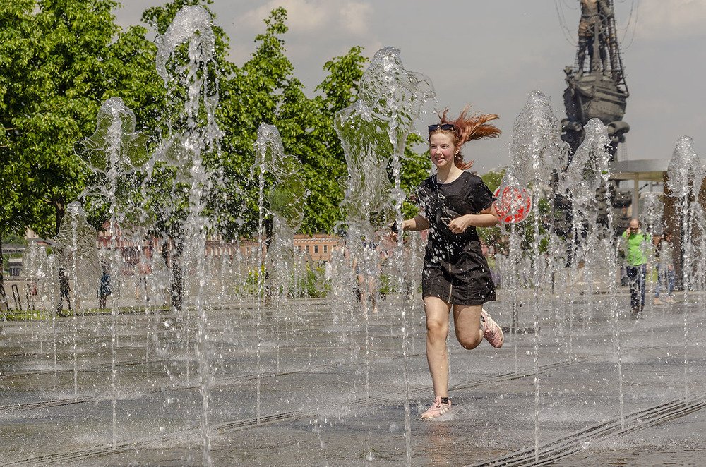 Летящей походкой !