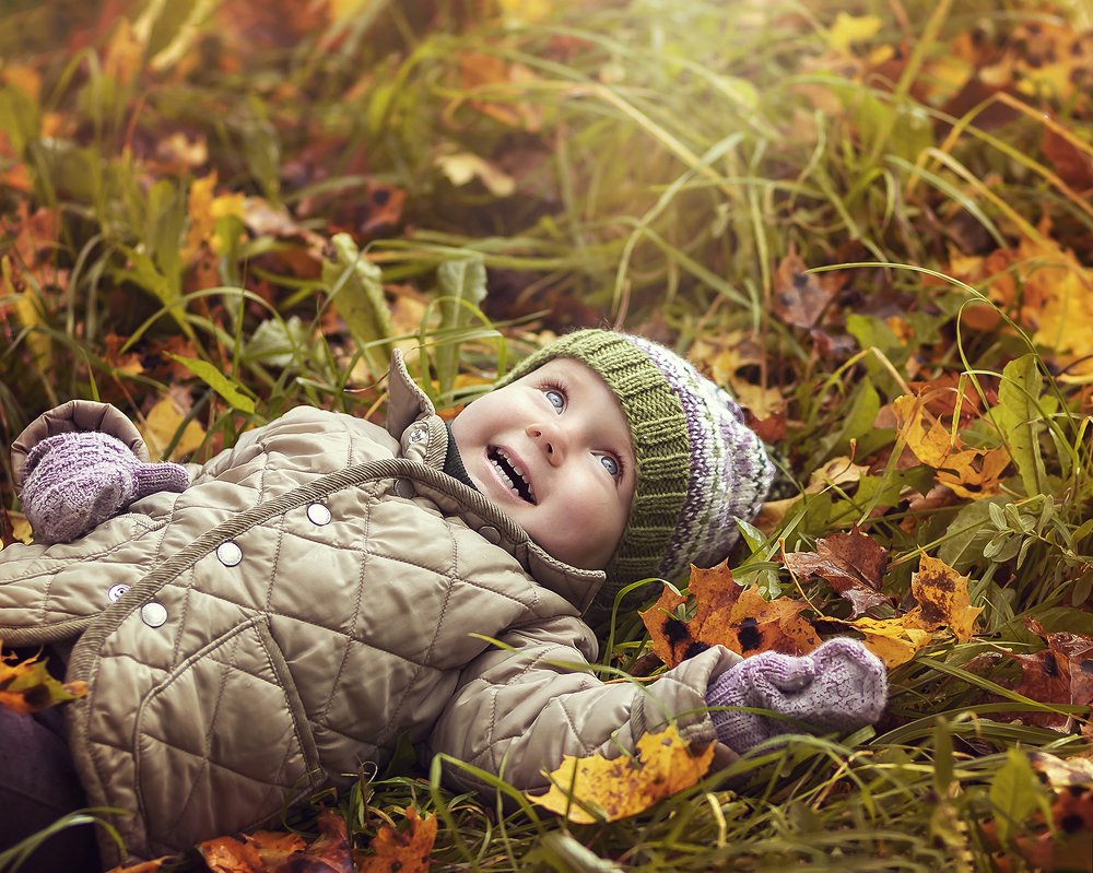 Autumn leaf fall, so much fun for kids