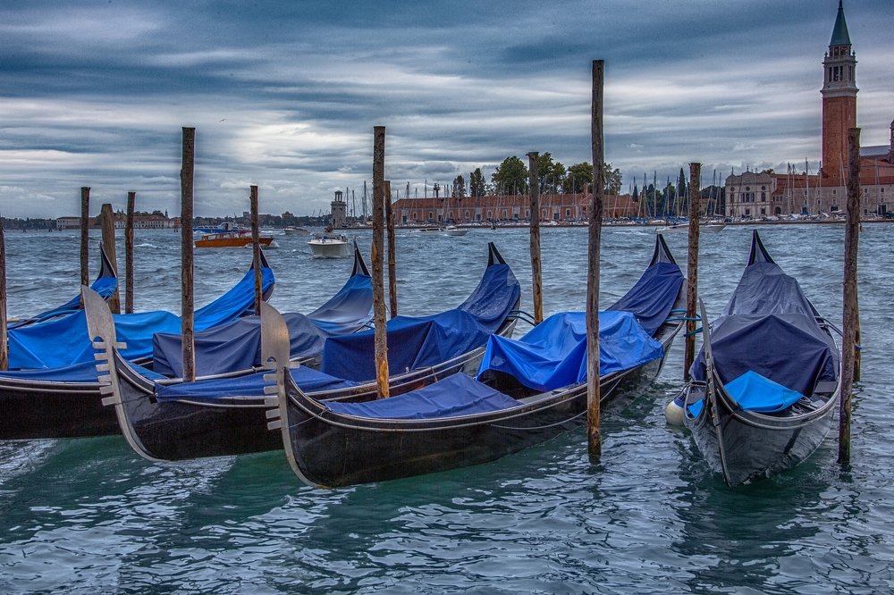 Photograph by Valentin Kayudin