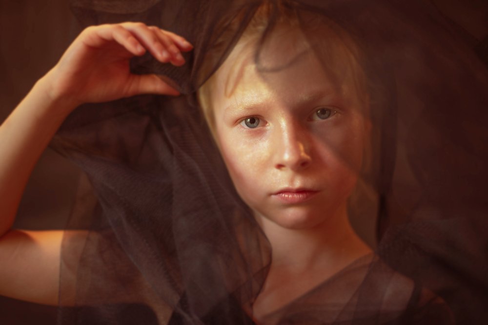 Girl in Rembrandt light