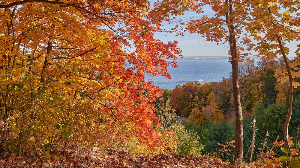 На волжских просторах.