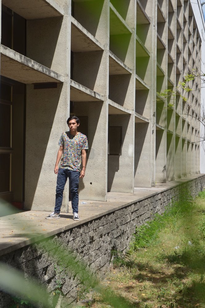 MAS ALLA DE LAS SOMBRAS