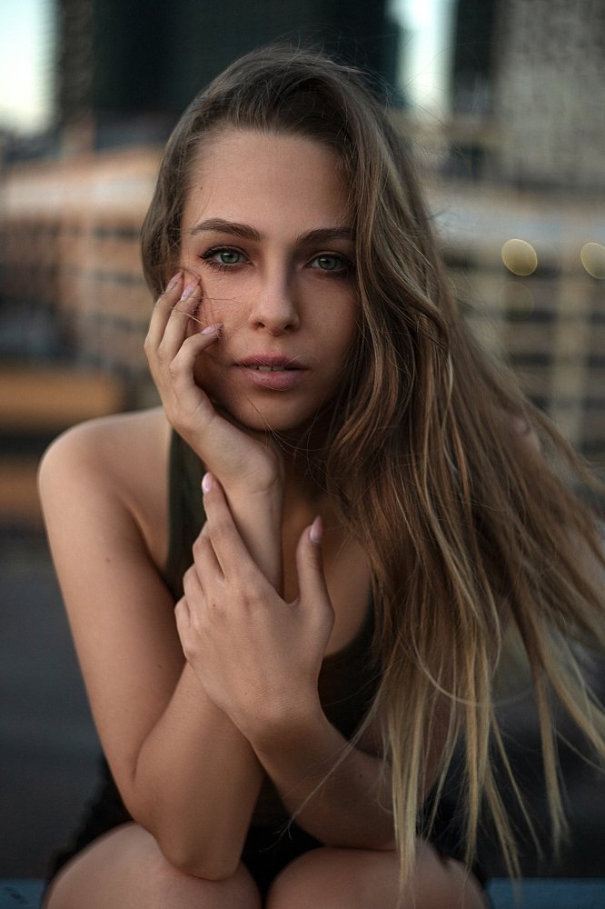 Эти глаза напротив