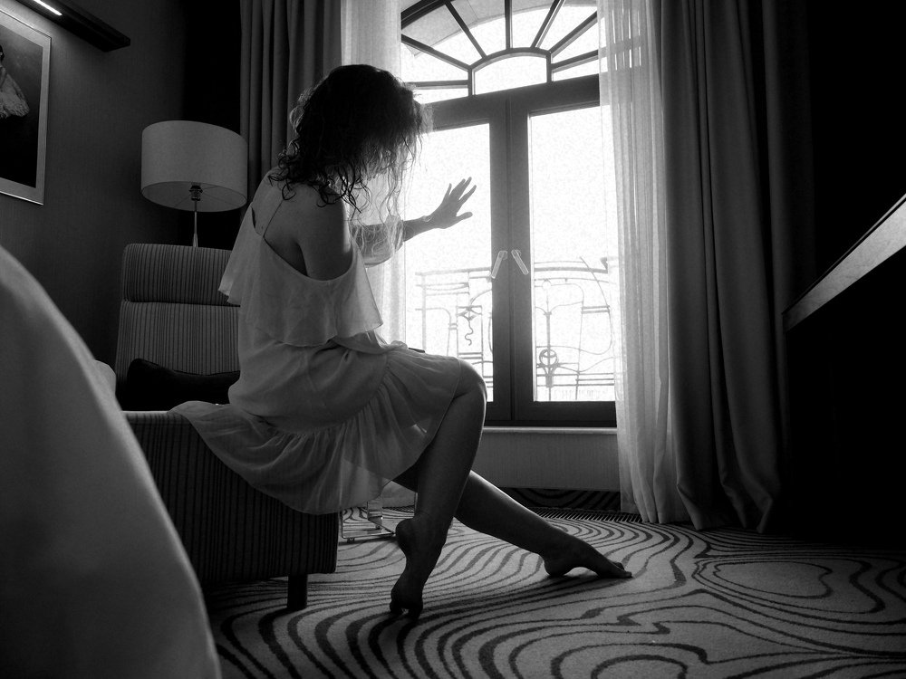 Утро напротив Театра